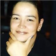 Profesora universitaria y abogada con más de 24 años de experiencia en Derecho penal, civil, internacional, público y constitucional